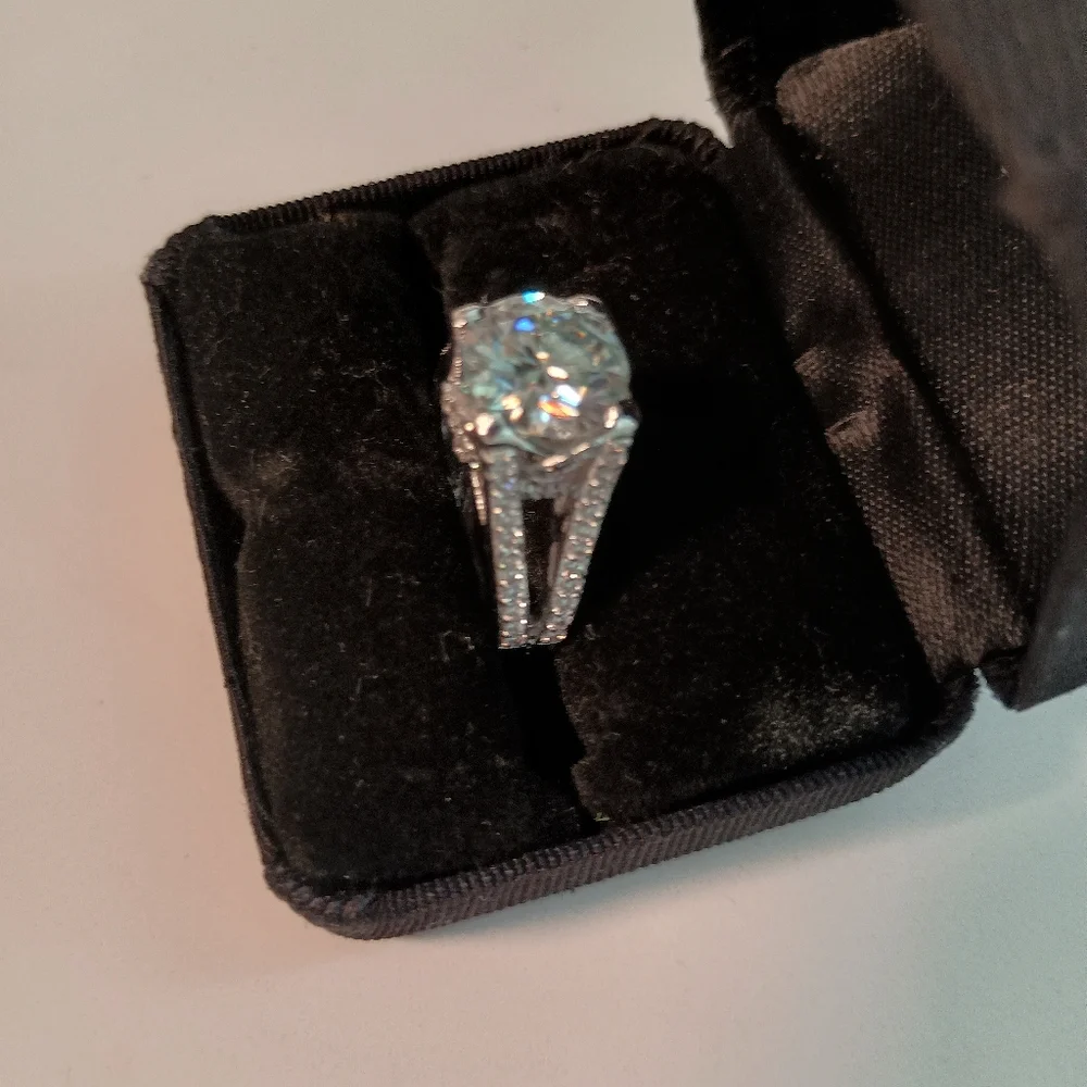 5.57 Ct  Ice White Round Moissanite Diamond Engagement Ring Silver Size 7 - Picture 5 of 13